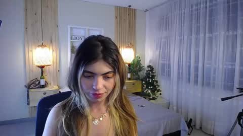 Snapshot of lustt_house chatting on December 16, 3:30 am lustt_house online show from December 16, 3:30 am