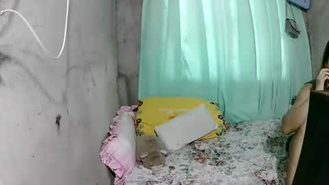 Snapshot of lusty_babe25 chatting on May 29, 5:16 am Flora Mae online show from May 29, 5:16 am