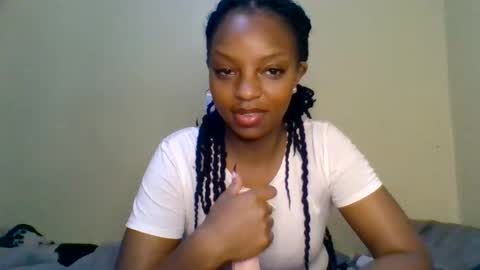 Snapshot of lustylena511 chatting on December 21, 8:10 am Lena online show from December 21, 8:10 am