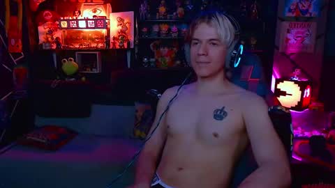 lustymatt online show from November 10, 11:37 pm