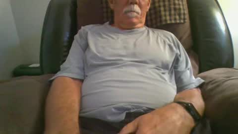 Snapshot of luv269er chatting on February 5, 7:10 pm luv269er online show from February 5, 7:10 pm