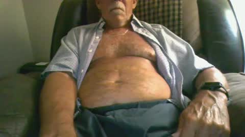 Snapshot of luv269er chatting on September 18, 4:47 am luv269er online show from September 18, 4:47 am