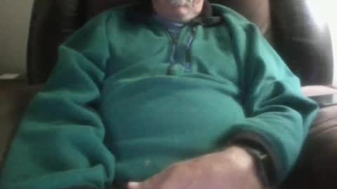 Snapshot of luv269er chatting on December 19, 6:42 am luv269er online show from December 19, 6:42 am