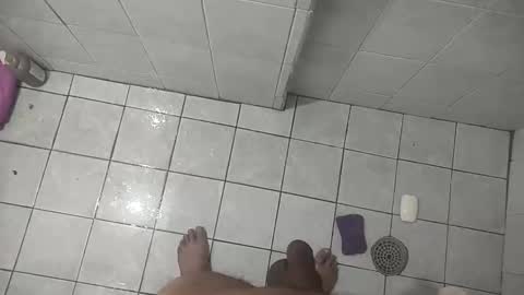 Snapshot of luv2cum4_u chatting on February 28, 9:21 am luv2cum4_u online show from February 28, 9:21 am