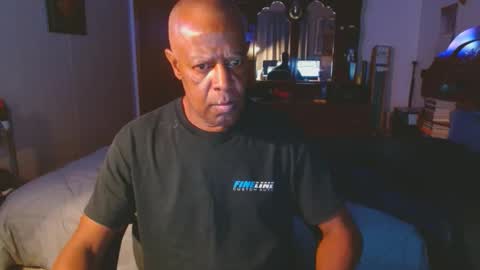 Snapshot of luv2edge55 chatting on December 1, 9:36 am luv2edge55 online show from December 1, 9:36 am