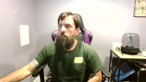 Snapshot of luv2likslit611455 chatting on October 8, 7:50 am Luv2likslit online show from October 8, 7:50 am