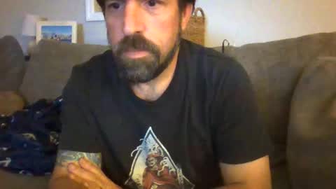 Luv2likslit online show from May 23, 9:35 am