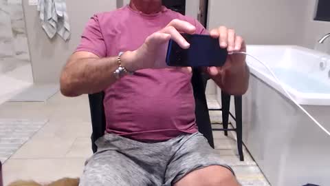 luv_missle online show from April 26, 6:11 am