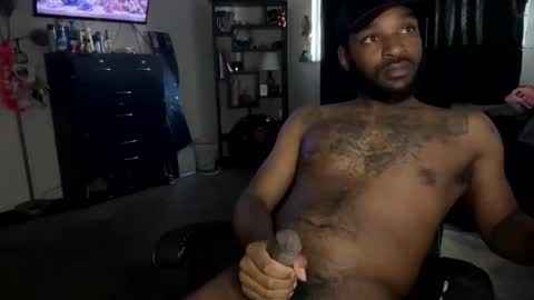 Snapshot of luverboibbc chatting on December 13, 10:23 pm luverboi online show from December 13, 10:23 pm