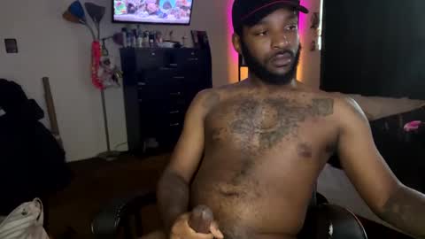 Snapshot of luverboibbc chatting on December 21, 11:13 pm luverboi online show from December 21, 11:13 pm