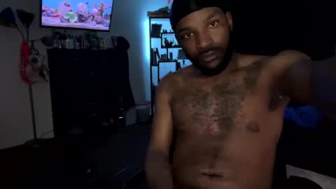 Snapshot of luverboibbc chatting on December 25, 4:01 am luverboi online show from December 25, 4:01 am