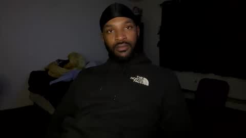 Snapshot of luverboibbc chatting on January 1, 2:09 am luverboi online show from January 1, 2:09 am