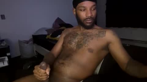 Snapshot of luverboibbc chatting on January 8, 11:52 pm luverboi online show from January 8, 11:52 pm