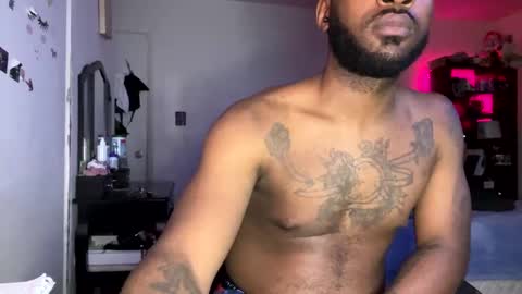 Snapshot of luverboibbc chatting on February 3, 3:31 am luverboi online show from February 3, 3:31 am