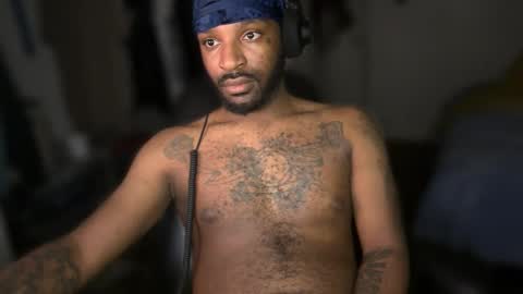 Snapshot of luverboibbc chatting on February 3, 12:42 am luverboi online show from February 3, 12:42 am