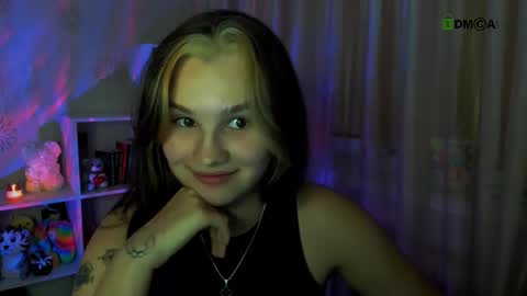 Snapshot of luvmeeow chatting on November 1, 2:02 am Ann online show from November 1, 2:02 am