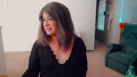 Snapshot of luvs2bbritney chatting on January 15, 7:17 pm Britney online show from January 15, 7:17 pm