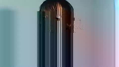 Bee Bee online show from October 25, 2:30 am