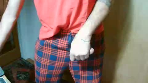 Snapshot of luvzjerkingoff chatting on December 6, 3:33 pm luvzjerkingoff online show from December 6, 3:33 pm