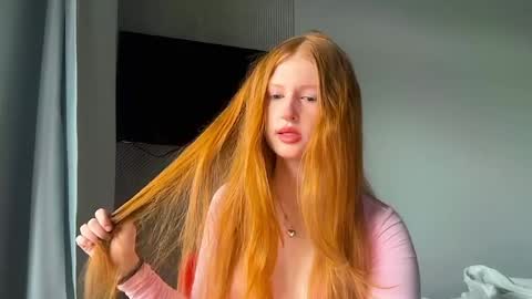 lux_angel online show from May 26, 12:39 am