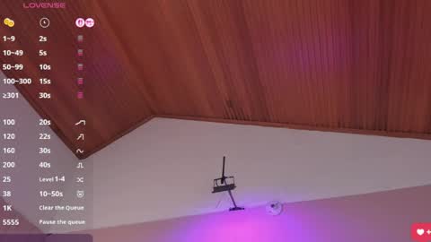 lux_bitchx online show from April 2, 9:29 am