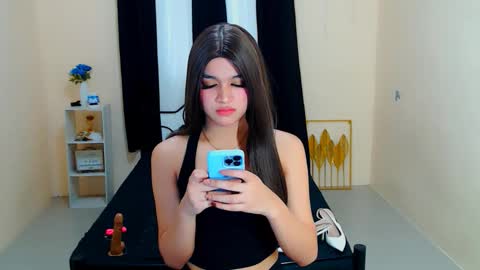 queen lux online show from September 23, 1:30 am