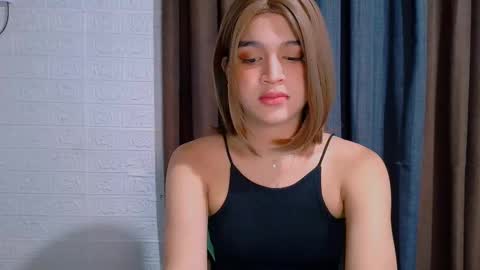 queen lux online show from December 21, 9:00 pm