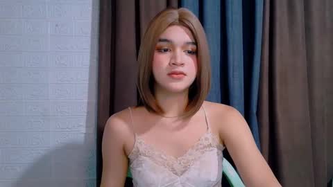 queen lux online show from February 12, 5:13 am