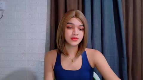 queen lux online show from March 20, 5:01 am