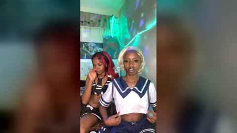 Snapshot of luxette12 chatting on June 1, 7:48 pm Luxette12 online show from June 1, 7:48 pm