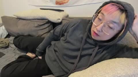 Snapshot of luxgray chatting on December 4, 3:15 am LuxGray online show from December 4, 3:15 am