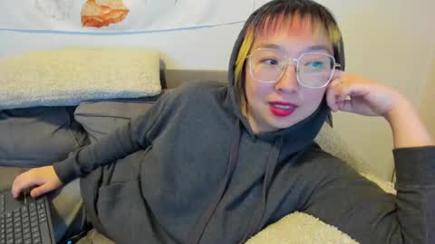 Snapshot of luxgray chatting on February 1, 4:14 am LuxGray online show from February 1, 4:14 am