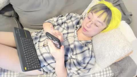 Snapshot of luxgray chatting on February 22, 11:47 pm LuxGray online show from February 22, 11:47 pm