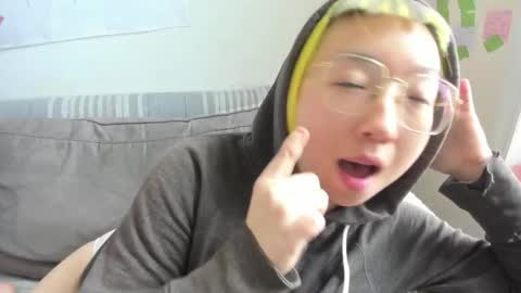 LuxGray online show from March 8, 6:01 pm