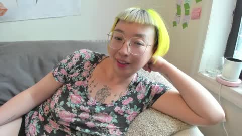 LuxGray online show from March 31, 8:53 pm