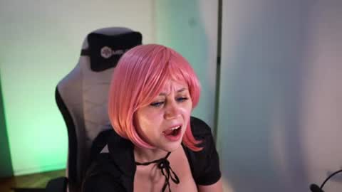 Snapshot of luxiana_sexy chatting on July 13, 9:17 pm LUXIANA SEXY online show from July 13, 9:17 pm