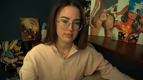 Snapshot of luxie_queen chatting on January 13, 1:27 pm Katie online show from January 13, 1:27 pm