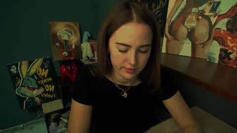 Snapshot of luxie_queen chatting on February 17, 4:02 pm Katie online show from February 17, 4:02 pm