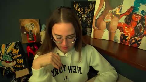 Snapshot of luxie_queen chatting on February 18, 2:13 pm Katie online show from February 18, 2:13 pm