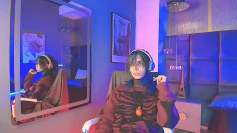 Luxiel 3 online show from April 16, 8:42 pm