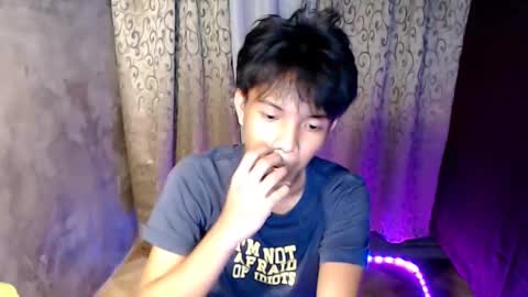 Snapshot of luxirfy_xx chatting on January 7, 5:04 pm luxirfy online show from January 7, 5:04 pm