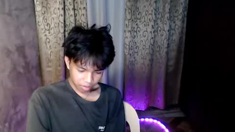 Snapshot of luxirfy_xx chatting on January 12, 5:18 pm luxirfy online show from January 12, 5:18 pm