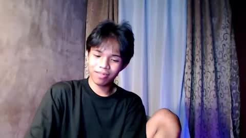 Snapshot of luxirfy_xx chatting on February 3, 6:24 pm luxirfy online show from February 3, 6:24 pm