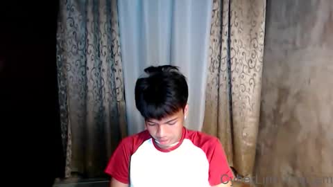 Snapshot of luxirfy_xx chatting on February 8, 2:31 pm luxirfy online show from February 8, 2:31 pm