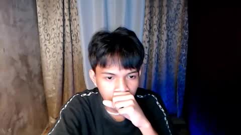 Snapshot of luxirfy_xx chatting on February 11, 1:27 pm luxirfy online show from February 11, 1:27 pm