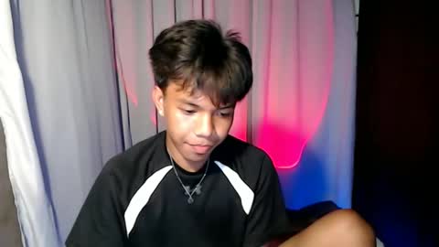 Snapshot of luxirfy_xx chatting on April 27, 5:44 pm luxirfy online show from April 27, 5:44 pm