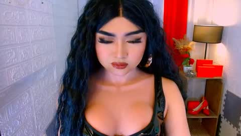 Snapshot of luxsasha chatting on February 24, 9:40 am Sasha Blaire online show from February 24, 9:40 am