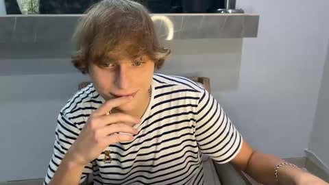 luxury_bob online show from March 6, 6:04 pm