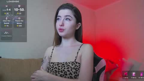 Snapshot of luxuryalma18 chatting on February 19, 5:03 am Alma online show from February 19, 5:03 am