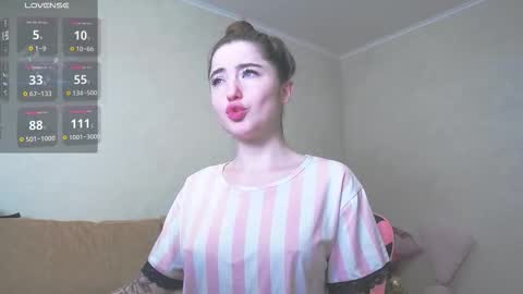 Snapshot of luxuryalma18 chatting on February 25, 9:08 am Alma online show from February 25, 9:08 am